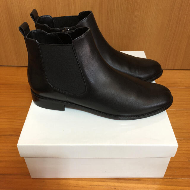 新品 cocaショートブーツ　本革　黒　23.5 レディースの靴/シューズ(ブーツ)の商品写真