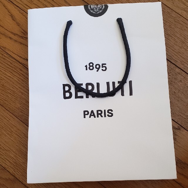 Berluti(ベルルッティ)のベルルッティ　紙袋のみ レディースのバッグ(ショップ袋)の商品写真