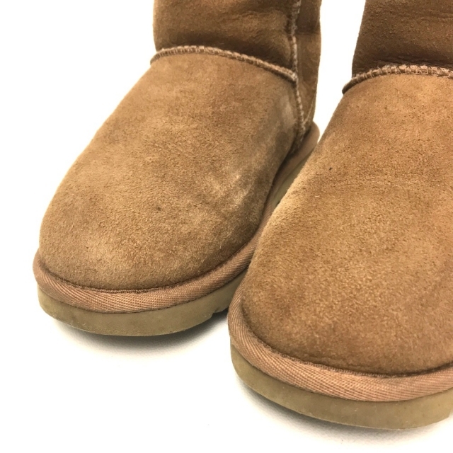 UGG(アグ)のアグ CLASSIC SHORT ムートンブーツ シープスキン レディース レディースの靴/シューズ(ブーツ)の商品写真