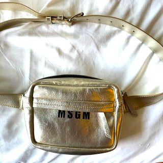 エムエスジイエム(MSGM)のカナカナ様 MSGM ボディバッグ定価45000円(バッグ)