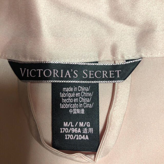 Victoria's Secret(ヴィクトリアズシークレット)のVictoria’s Secretローブセット サテンピンク レディースのルームウェア/パジャマ(ルームウェア)の商品写真