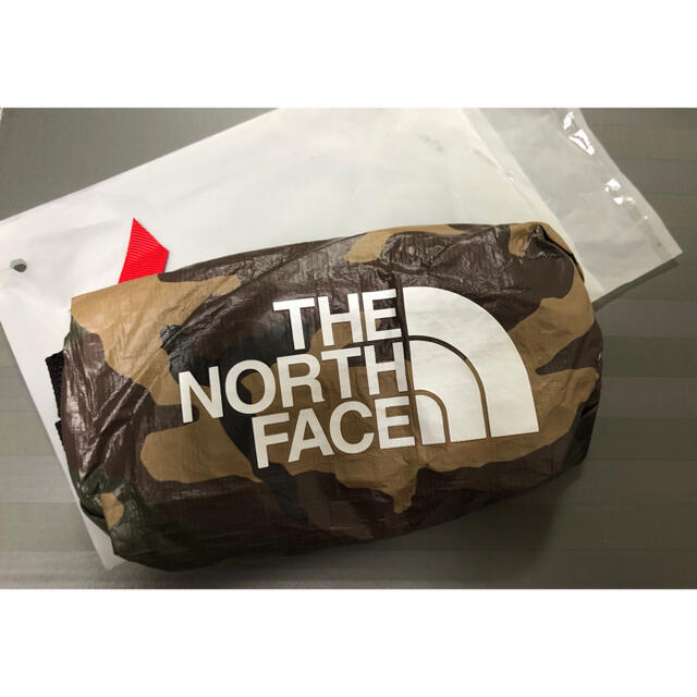 THE NORTH FACE(ザノースフェイス)のThe north face ノースフェイスチャイナエアポーチ　迷彩 メンズのバッグ(その他)の商品写真