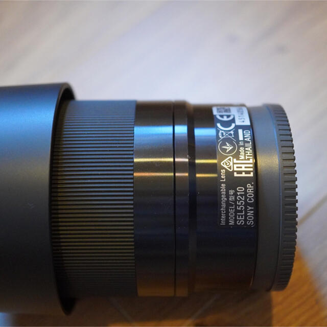 SONY(ソニー)のSEL55210 レンズプロテクター付き スマホ/家電/カメラのカメラ(レンズ(ズーム))の商品写真