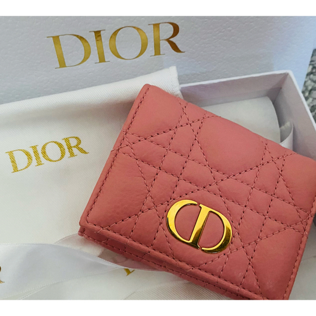 Dior(ディオール)のDIOR CARO コンパクトウォレット レディースのファッション小物(財布)の商品写真