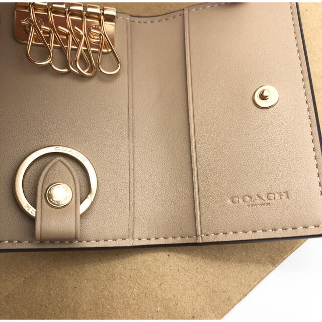 COACH☆新作】完売品!新品!キーケース!ホース & キャリッジ COACH☆新作】完売品!新品!キーケース!ホース & キャリッジ