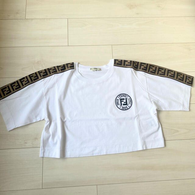 フェンディ FENDI Tシャツ トップス クロップド solaristransportes.com.br