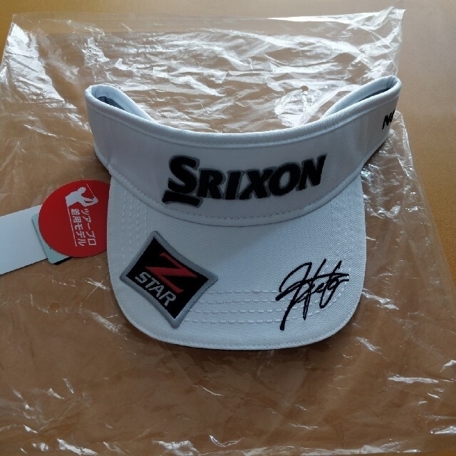 Srixon(スリクソン)の松山英樹選手のサイン刺繍が入ったSrixonサンバイザー スポーツ/アウトドアのゴルフ(その他)の商品写真