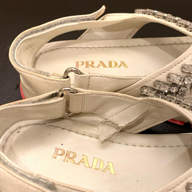 PRADA(プラダ)のPRADA プラダ　サンダル　22.5 正規品　レディース ビジュー　 レディースの靴/シューズ(サンダル)の商品写真