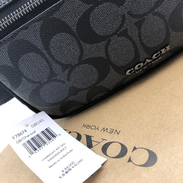 COACH(コーチ)の【COACH☆新品】大人気！ダブル ジップ！セカンドバッグ！シグネチャー！グレー メンズのバッグ(セカンドバッグ/クラッチバッグ)の商品写真