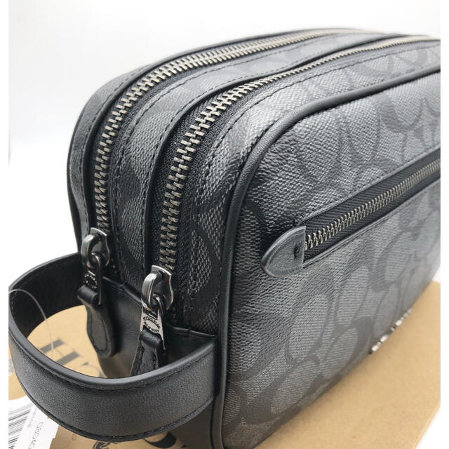 COACH(コーチ)の【COACH☆新品】大人気！ダブル ジップ！セカンドバッグ！シグネチャー！グレー メンズのバッグ(セカンドバッグ/クラッチバッグ)の商品写真