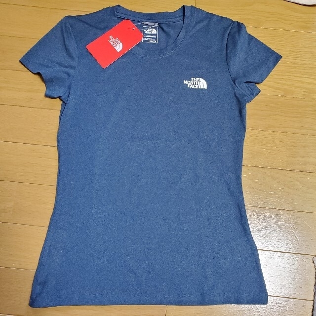 THE NORTH FACE(ザノースフェイス)のザ・ノース・フェイス　THE NORTH FACE　レディースシャツ XS　ネイ レディースのトップス(Tシャツ(半袖/袖なし))の商品写真