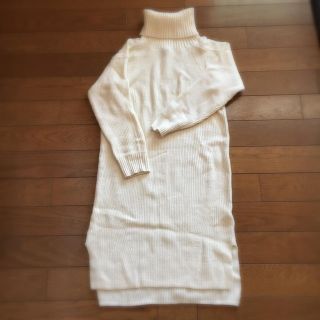 ダブルクローゼット(w closet)のWcloset タートルネック ニットワンピ ホワイト(ひざ丈ワンピース)