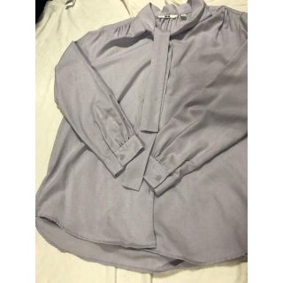 ユニクロ(UNIQLO)のUNIQLO ボウタイブラウス　パープル(シャツ/ブラウス(長袖/七分))