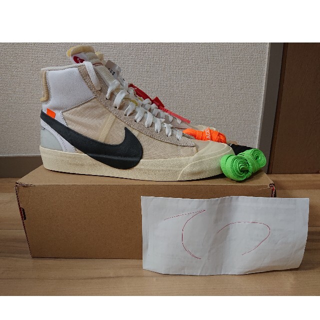 OFF-WHITE(オフホワイト)のTHE 10 NIKE OFF WHITE BLAZER MID US10.5 メンズの靴/シューズ(スニーカー)の商品写真