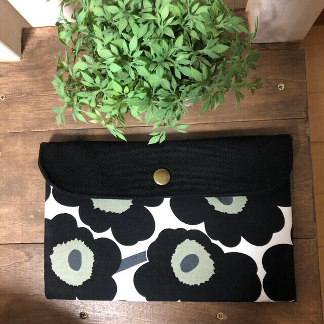 marimekko(マリメッコ)のマルチポーチ&小銭カード入れ　ハンドメイド　  ポーチ　ウニッコ　マリメッコ  ハンドメイドのファッション小物(ポーチ)の商品写真