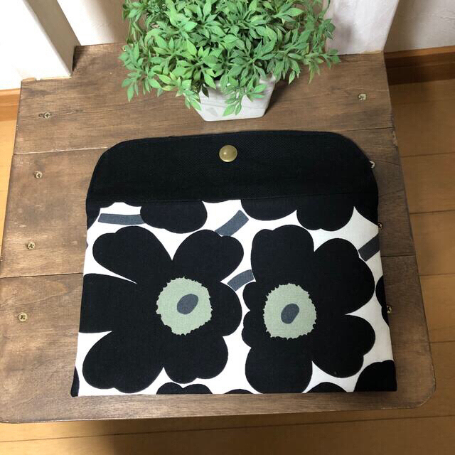 marimekko(マリメッコ)のマルチポーチ&小銭カード入れ　ハンドメイド　  ポーチ　ウニッコ　マリメッコ  ハンドメイドのファッション小物(ポーチ)の商品写真