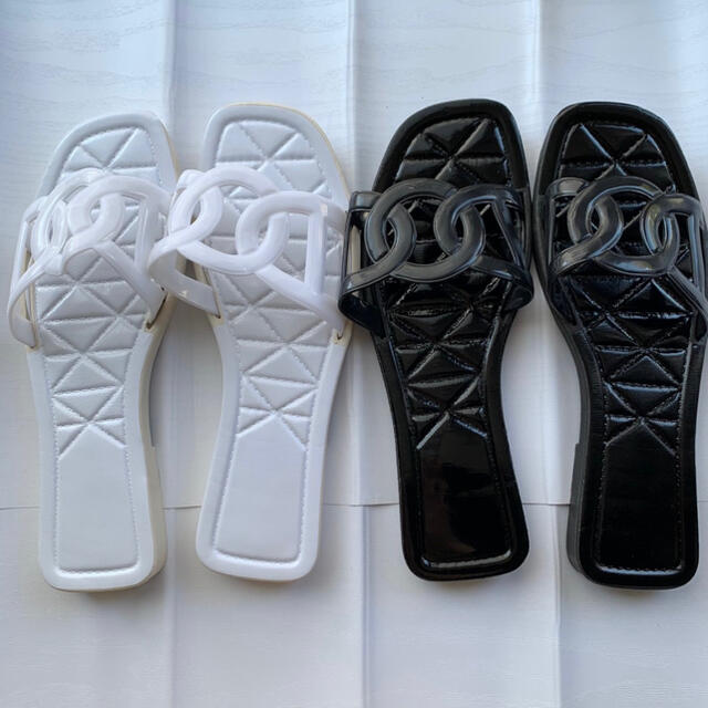 サンダル　スクエアトゥ　黒　ブラック　23.5　24 ミュール　　フラット　韓国 レディースの靴/シューズ(サンダル)の商品写真
