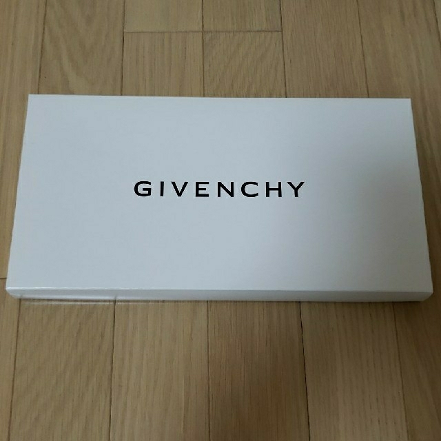 GIVENCHY(ジバンシィ)の【新品】GIVENCHY (ジバンシー)カトラリー12本セット インテリア/住まい/日用品のキッチン/食器(カトラリー/箸)の商品写真