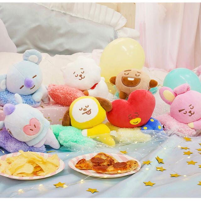 防弾少年団(BTS)(ボウダンショウネンダン)の【新品】 BT21一番くじMOON ぬいぐるみ7点セット＋おまけ付き☆ エンタメ/ホビーのおもちゃ/ぬいぐるみ(キャラクターグッズ)の商品写真