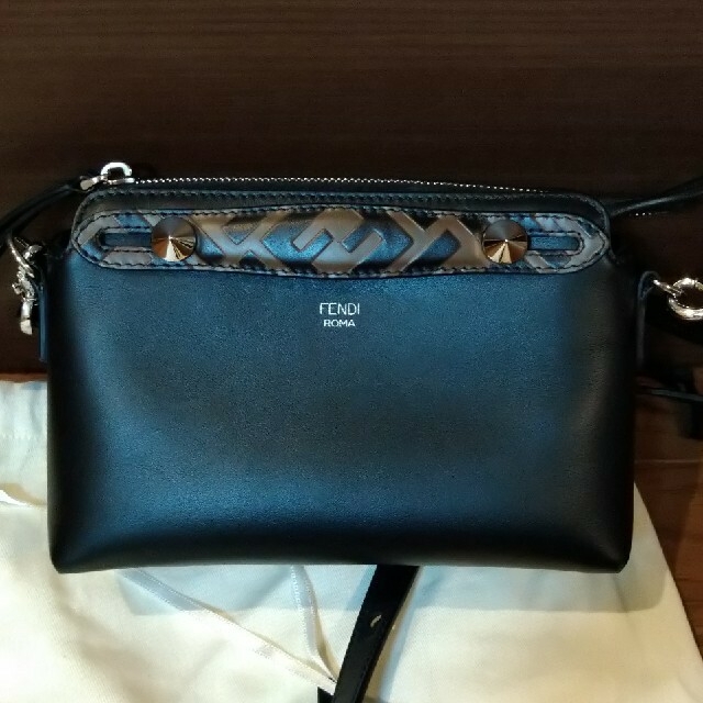 FENDI(フェンディ)のフェンディ　FENDI バイザウェイ　ミニ　黒　BY THE WAY MINI レディースのバッグ(ショルダーバッグ)の商品写真