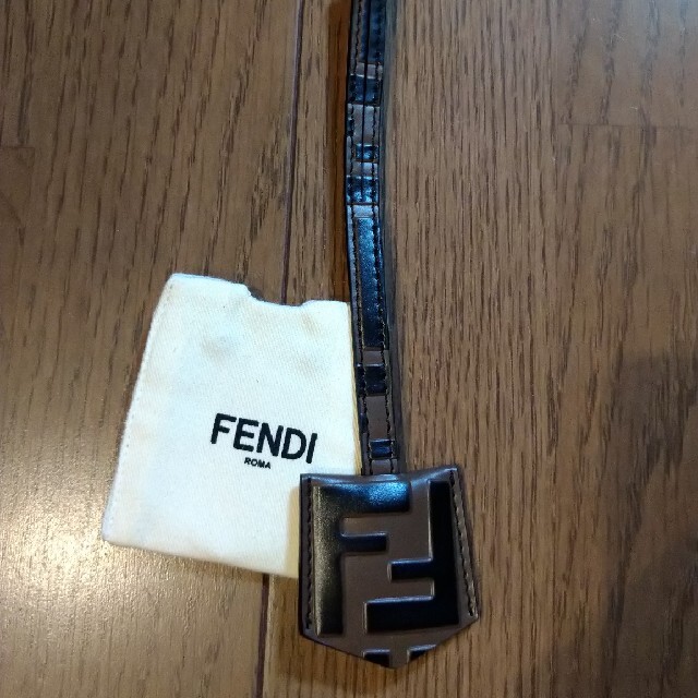 FENDI(フェンディ)のフェンディ　FENDI バイザウェイ　ミニ　黒　BY THE WAY MINI レディースのバッグ(ショルダーバッグ)の商品写真