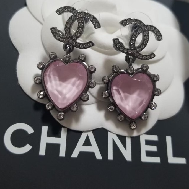 CHANEL新作ハートピアス