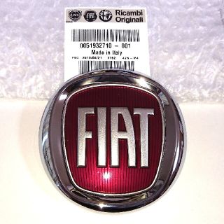 【純正 新品】フィアット 500 フロントエンブレム FIAT 51932710(車種別パーツ)