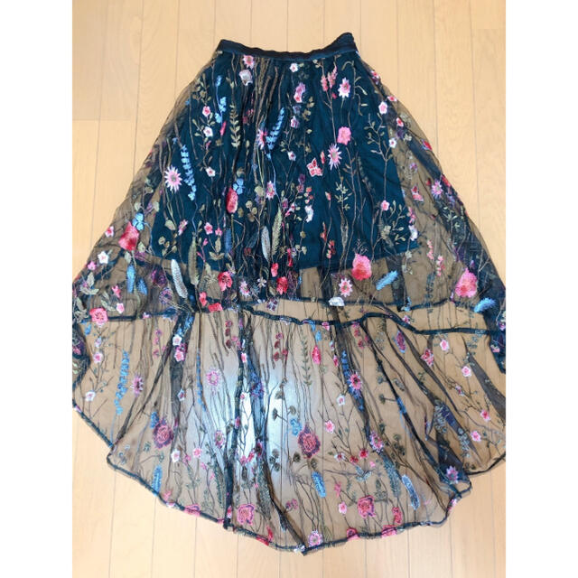 Million Carats(ミリオンカラッツ)のミリオンカラッツの刺繍スカート レディースのスカート(ひざ丈スカート)の商品写真