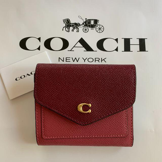 史上最も激安 COACH 新品！コーチ/ピンク系カラーブロック　機能的2つ折り財布・ミニ財布 - 財布
