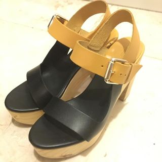 ザラ(ZARA)のZARA レザーストラップウッドウェッジサンダル(サンダル)