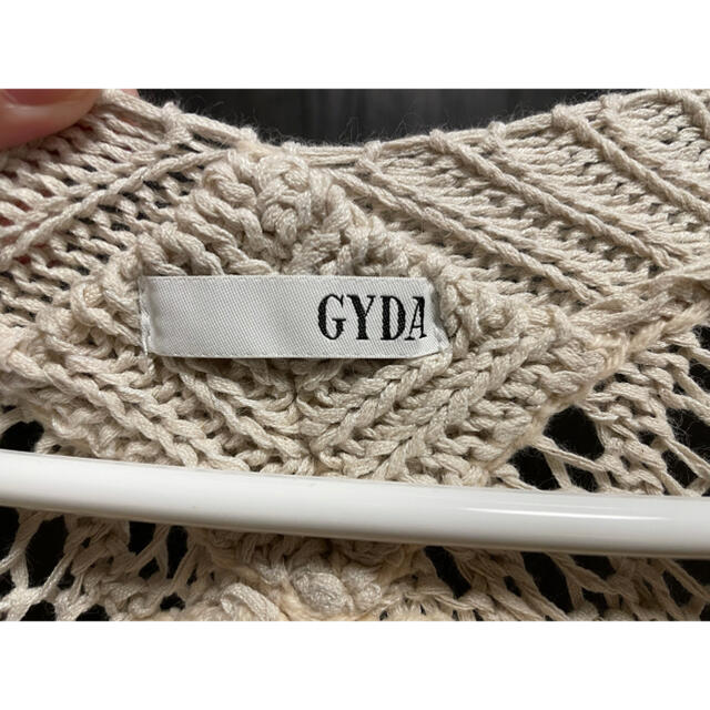 GYDA(ジェイダ)の〈GYDA〉テープヤーンフリンジカーデ レディースのトップス(カーディガン)の商品写真