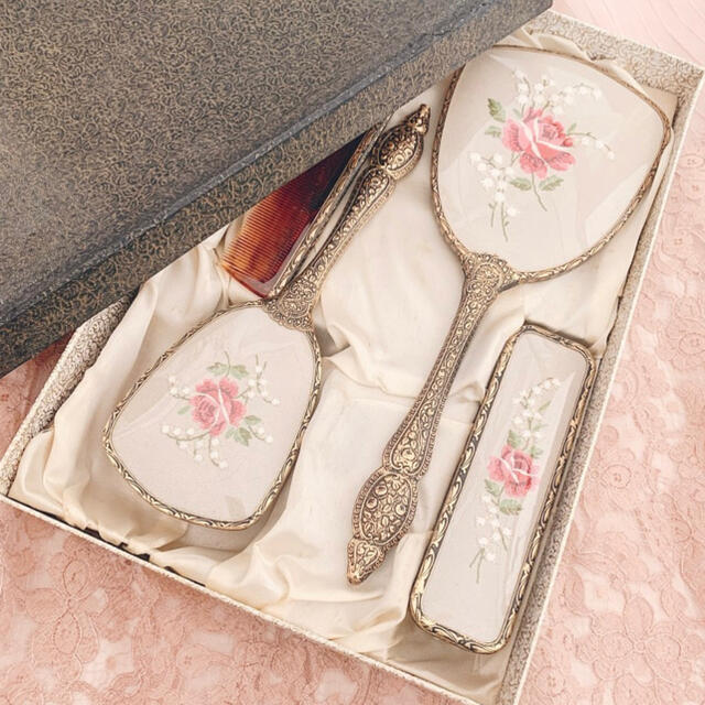 セール品-《未•使用》ブラ•ウン草履と花柄ビーズバッグセット - guape