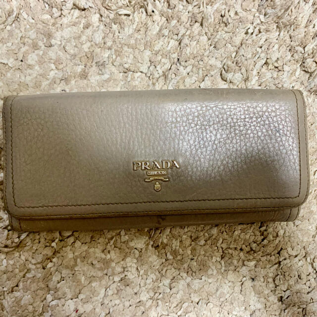 PRADA 長財布