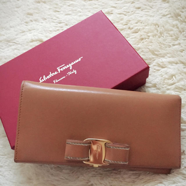 Salvatore Ferragamo(サルヴァトーレフェラガモ)のフェラガモ♡長財布 専用 レディースのファッション小物(財布)の商品写真