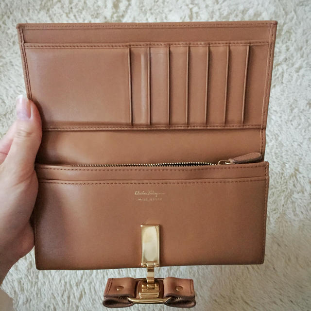 Salvatore Ferragamo(サルヴァトーレフェラガモ)のフェラガモ♡長財布 専用 レディースのファッション小物(財布)の商品写真