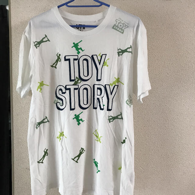 UNIQLO(ユニクロ)のUNIQLO UT  グリーンアーミーメン トイストーリー 半袖Tシャツ メンズのトップス(Tシャツ/カットソー(半袖/袖なし))の商品写真