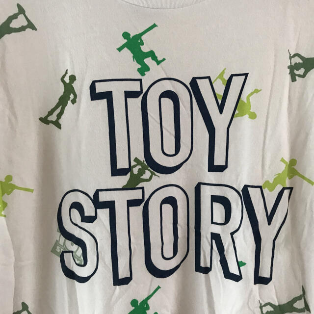 UNIQLO(ユニクロ)のUNIQLO UT  グリーンアーミーメン トイストーリー 半袖Tシャツ メンズのトップス(Tシャツ/カットソー(半袖/袖なし))の商品写真