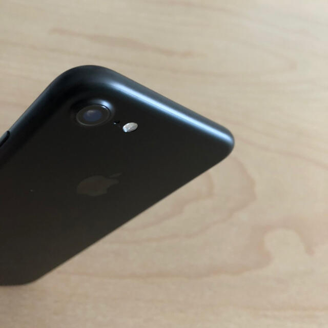 Apple(アップル)のiPhone7 128GB ブラック スマホ/家電/カメラのスマートフォン/携帯電話(スマートフォン本体)の商品写真
