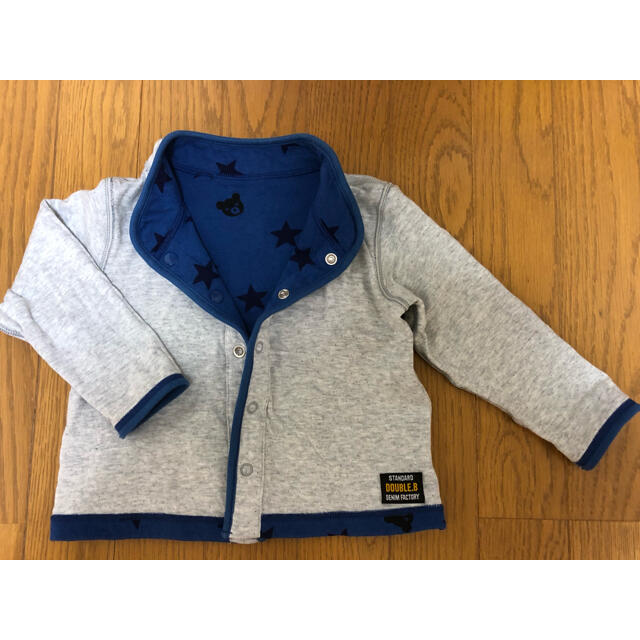 【美品】ダブルビー リバーシブル カーディガン（90） キッズ/ベビー/マタニティのキッズ服男の子用(90cm~)(ジャケット/上着)の商品写真