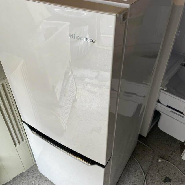 Hisense  2ドア冷凍冷蔵庫 　HR-D1301   2017年製 　  スマホ/家電/カメラの生活家電(冷蔵庫)の商品写真