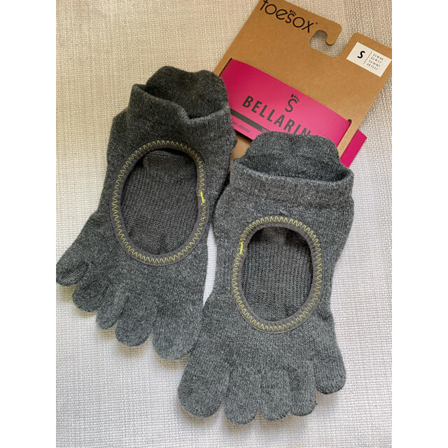 ⭐︎toesox BELLARINA サイズS  ヨガ　5本指　ソックス美品です スポーツ/アウトドアのトレーニング/エクササイズ(ヨガ)の商品写真