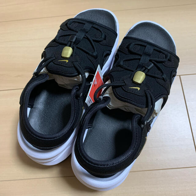 NIKE(ナイキ)のNIKE KOKO SANDAL 25.0cm 黒　新品 レディースの靴/シューズ(サンダル)の商品写真