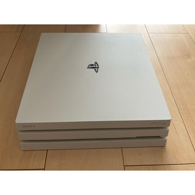 PlayStation4(プレイステーション4)の【美品】PlayStation4 Pro 本体 CUH-7200BB02 エンタメ/ホビーのゲームソフト/ゲーム機本体(家庭用ゲーム機本体)の商品写真