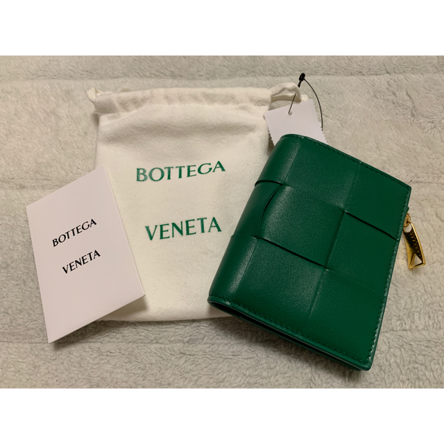 Bottega Veneta(ボッテガヴェネタ)のBOTTEGA VENETA ボッテガ カセット イントレチャート 二つ折り財布 レディースのファッション小物(財布)の商品写真
