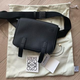 ロエベ(LOEWE)の【美品】ロエベ LOEWE ミリタリーバムバック　ブラック(ボディーバッグ)