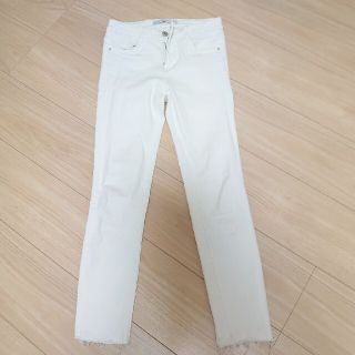 ザラ(ZARA)のザラホワイト34ストレッチスキニー(スキニーパンツ)