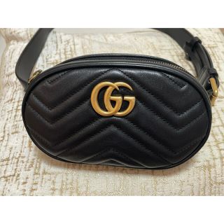 グッチ(Gucci)のGUCCI GGマーモント キルティングレザー ボディバッグ(ボディバッグ/ウエストポーチ)