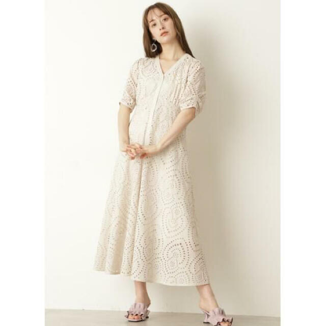 JILLSTUART(ジルスチュアート)のJILLSTUART／アンコットンエンブロイダリーワンピース／新品未使用 レディースのワンピース(ロングワンピース/マキシワンピース)の商品写真