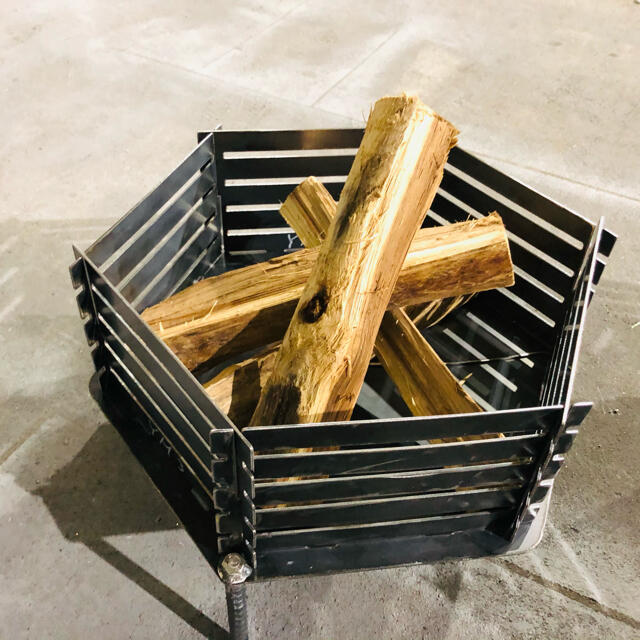 "YAGU-M"オリジナルスチール製組み立て式焚火台 スポーツ/アウトドアのアウトドア(ストーブ/コンロ)の商品写真