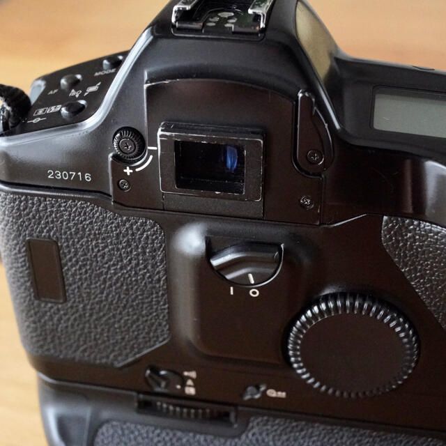 Canon(キヤノン)のキヤノン Canon EOS-1N 一眼レフカメラ フィルムカメラ プロ用 スマホ/家電/カメラのカメラ(フィルムカメラ)の商品写真